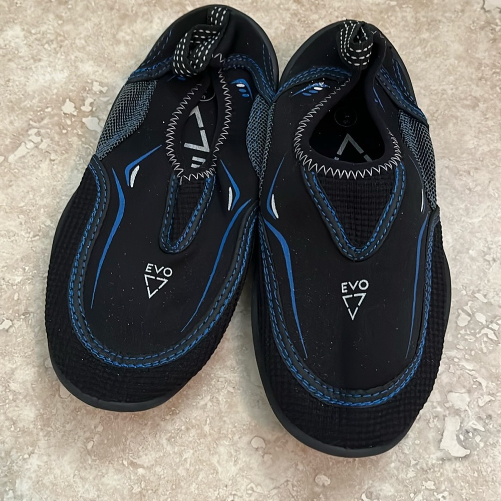 Evo kids water shoes size 1